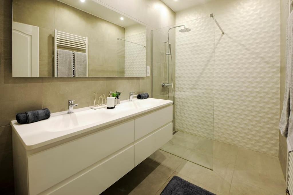 Danubio **** 3 Bedrooms - Next To The River Апартаменты *
