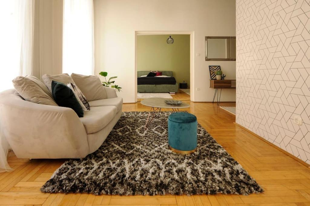 Danubio **** 3 Bedrooms - Next To The River Апартаменты