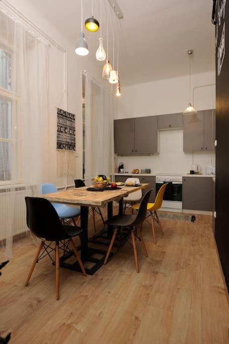 Danubio **** 3 Bedrooms - Next To The River Будапешт