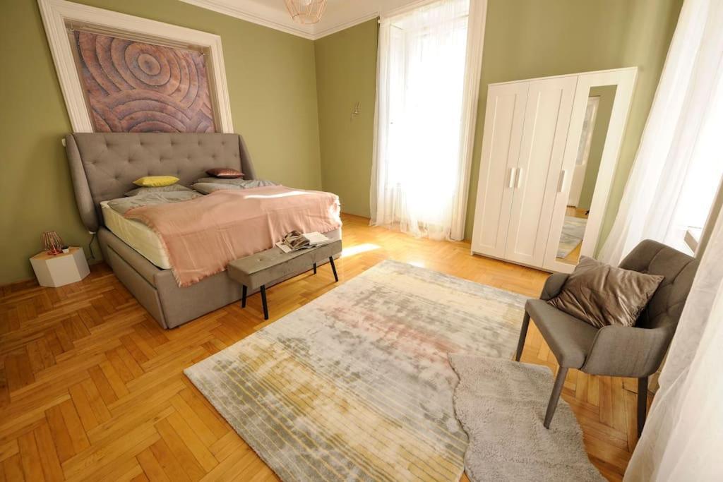 Апартаменты Danubio **** 3 Bedrooms - Next To The River *